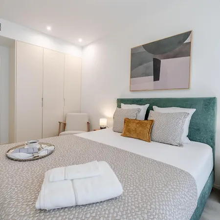 Apartamento Premium Living With Pool, Balcony, Gym & Garage By Hostwise *