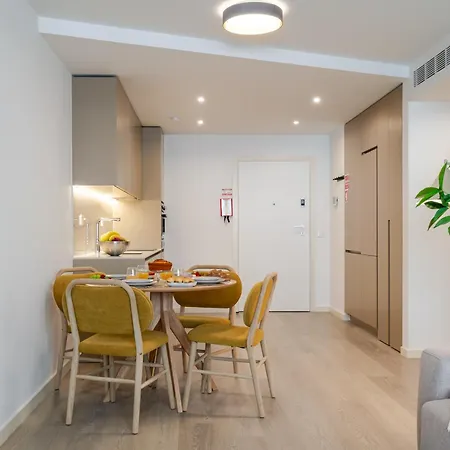 Apartamento Premium Living With Pool, Balcony, Gym & Garage By Hostwise *