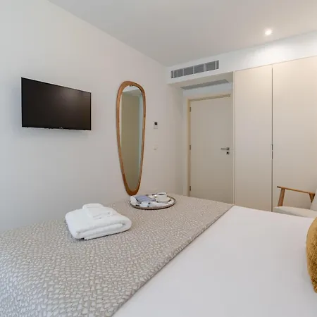Lejlighed Premium Living With Pool, Balcony, Gym & Garage By Hostwise