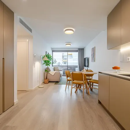 Premium Living With Pool, Balcony, Gym & Garage By Hostwise Apartamento