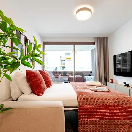 Premium Living With Pool, Balcony, Gym & Garage By Hostwise Vila Nova de Gaia