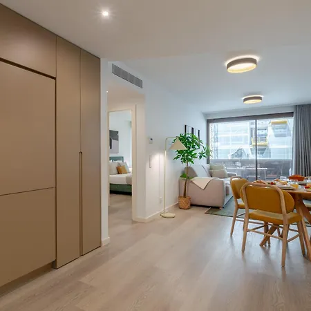 Premium Living With Pool, Balcony, Gym & Garage By Hostwise Apartamento