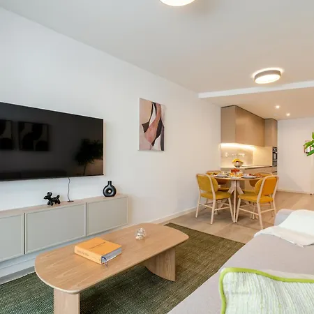 Lejlighed Premium Living With Pool, Balcony, Gym & Garage By Hostwise