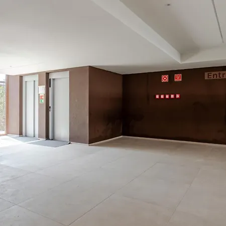 Premium Living With Pool, Balcony, Gym & Garage By Hostwise * Vila Nova de Gaia
