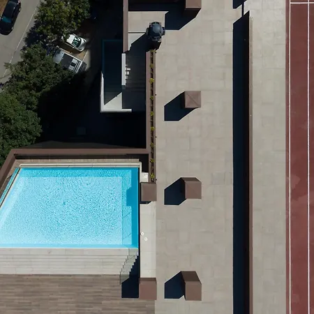 Premium Living With Pool, Balcony, Gym & Garage By Hostwise * Vila Nova de Gaia
