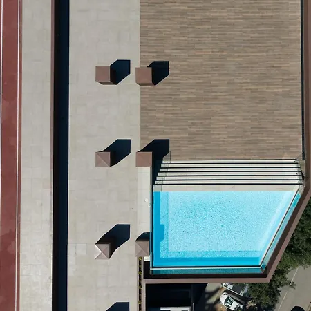 Premium Living With Pool, Balcony, Gym & Garage By Hostwise Lejlighed