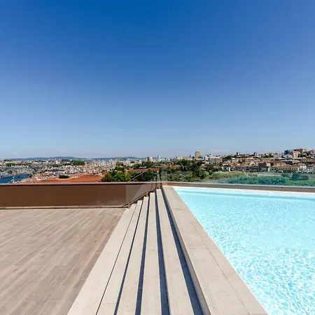 Premium Living With Pool, Balcony, Gym & Garage By Hostwise * Vila Nova de Gaia
