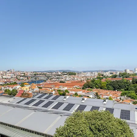 Premium Living With Pool, Balcony, Gym & Garage By Hostwise Vila Nova de Gaia